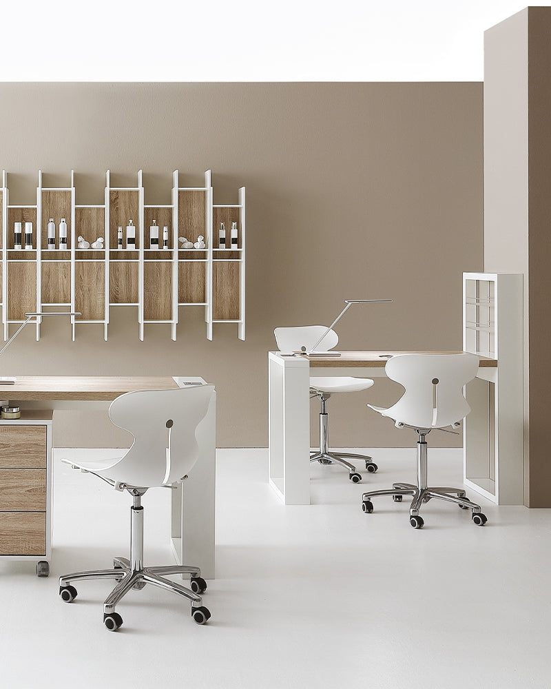 Brio - White treatment chair - chrome cross foot