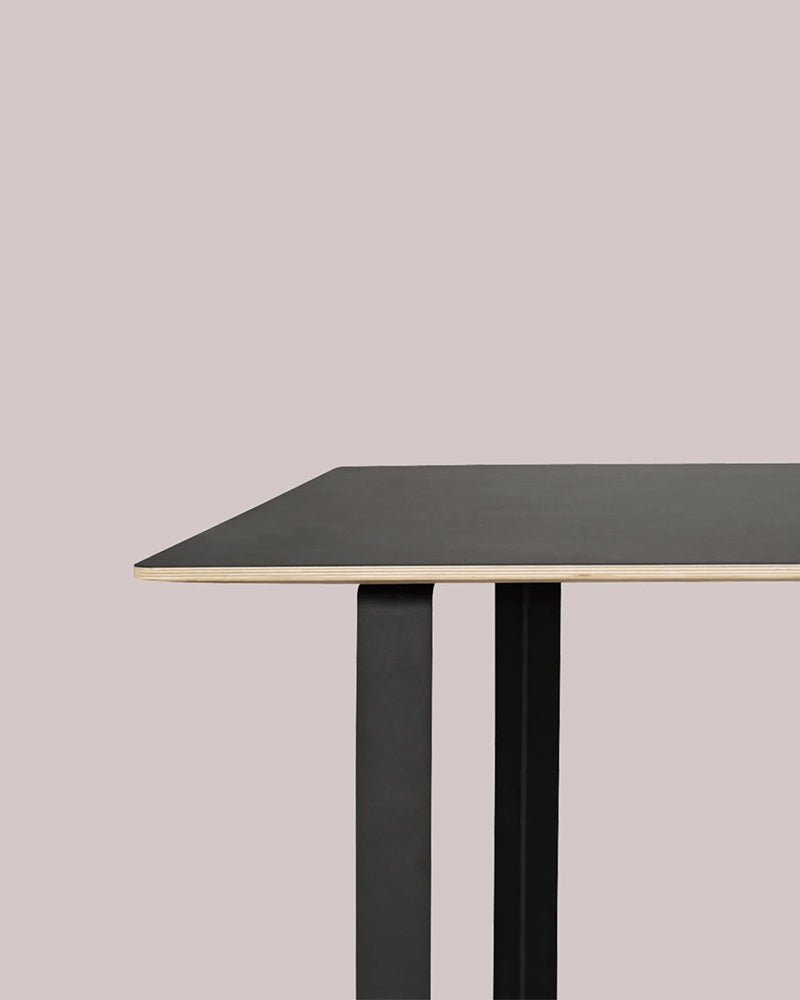 70/70 Large - Black linoleum - Black frame