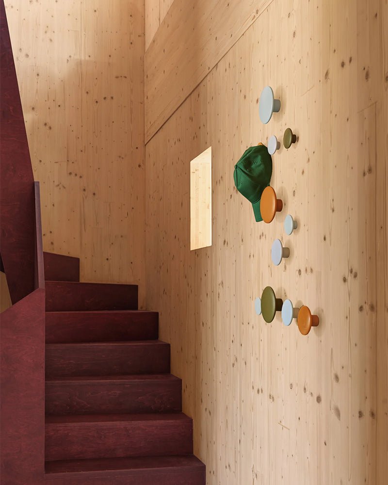 Dots - Hook in orange oak - ø17